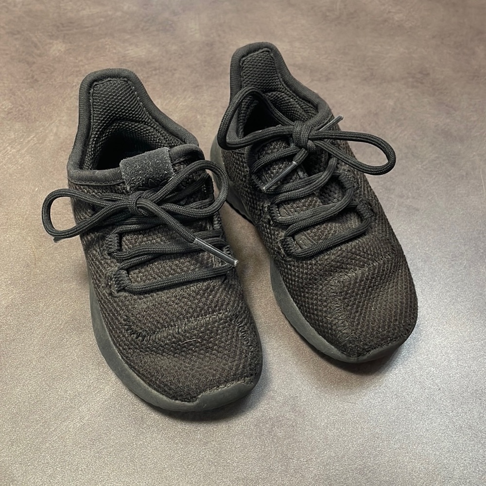 Kids Adidas Tubular Shadow shoe